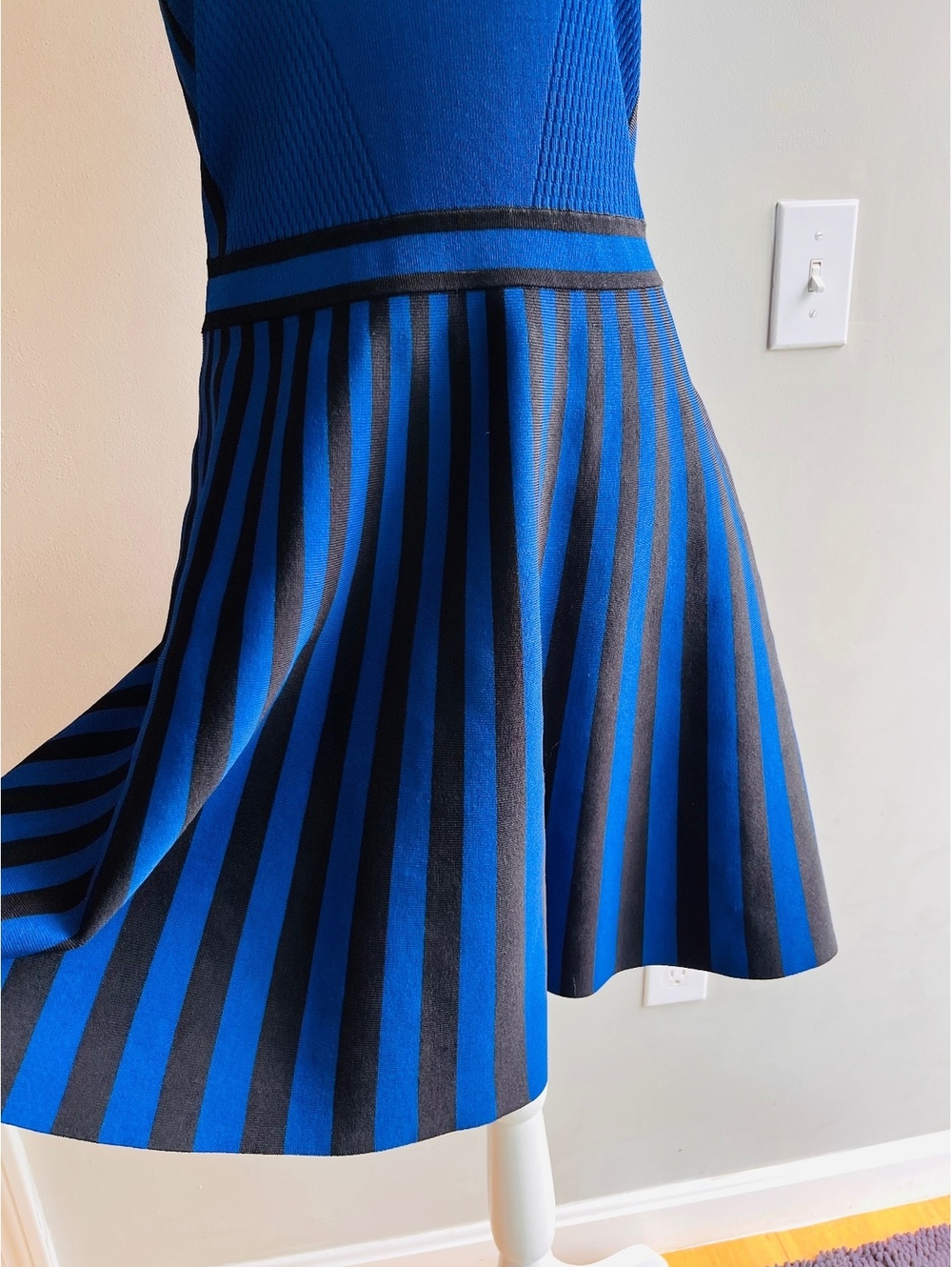 GUESS Los Angeles Fit and Flare Blue Black Striped Bandage Knit Dress Large - Picture 3 of 10